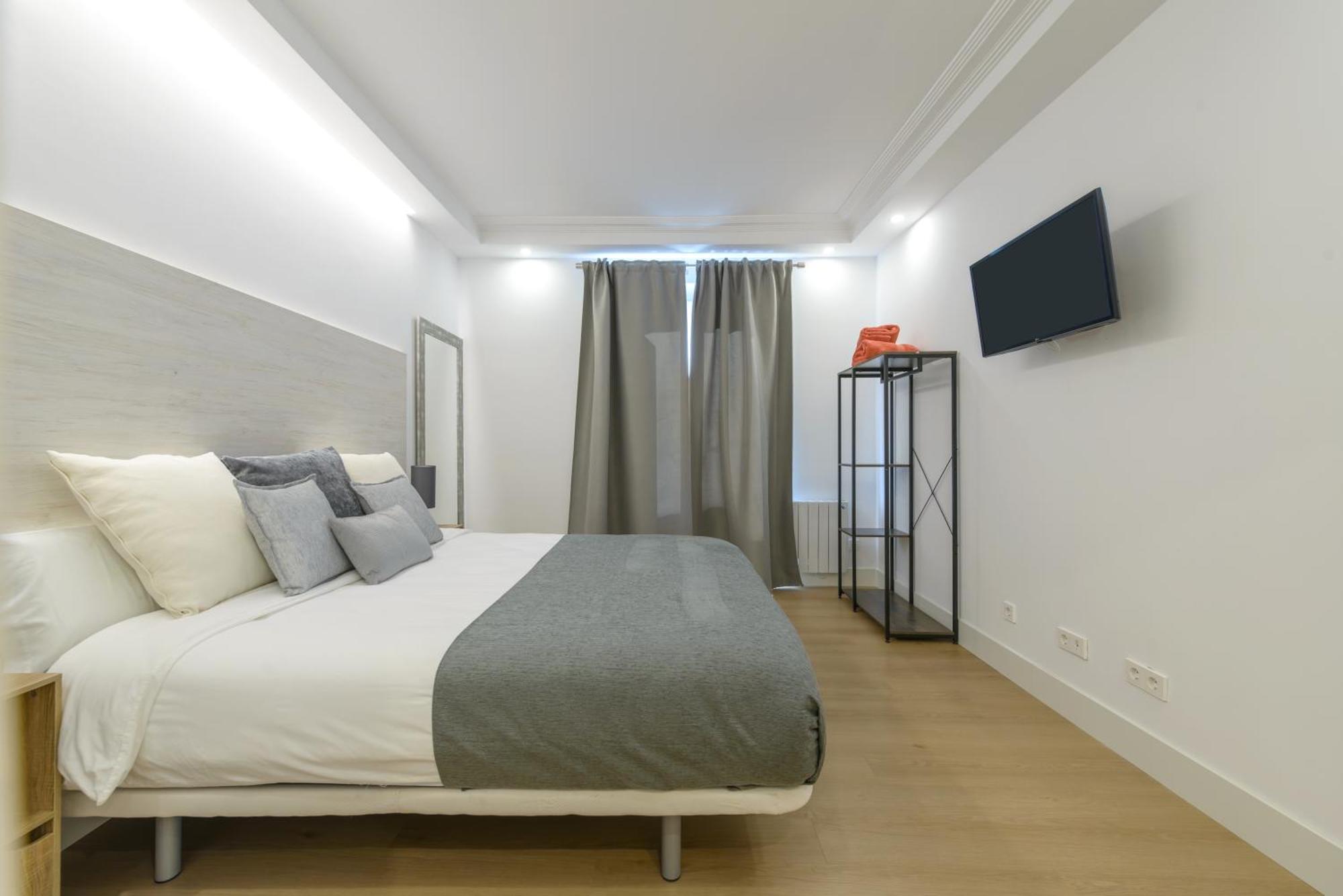 Gran Via New 2Br 1Bth Elevator Lejlighed Madrid Eksteriør billede