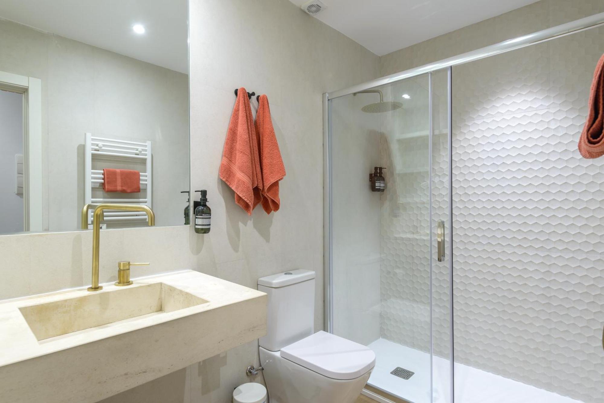 Gran Via New 2Br 1Bth Elevator Lejlighed Madrid Eksteriør billede