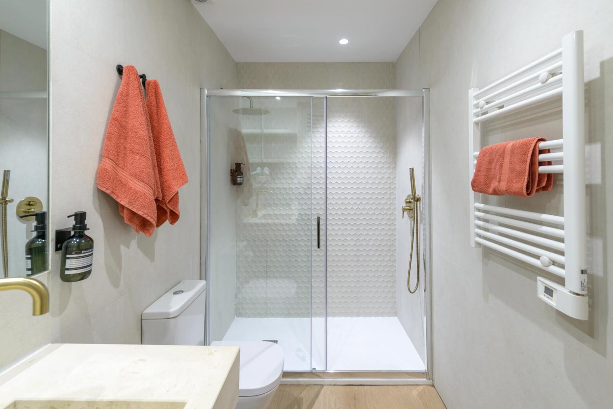 Gran Via New 2Br 1Bth Elevator Lejlighed Madrid Eksteriør billede