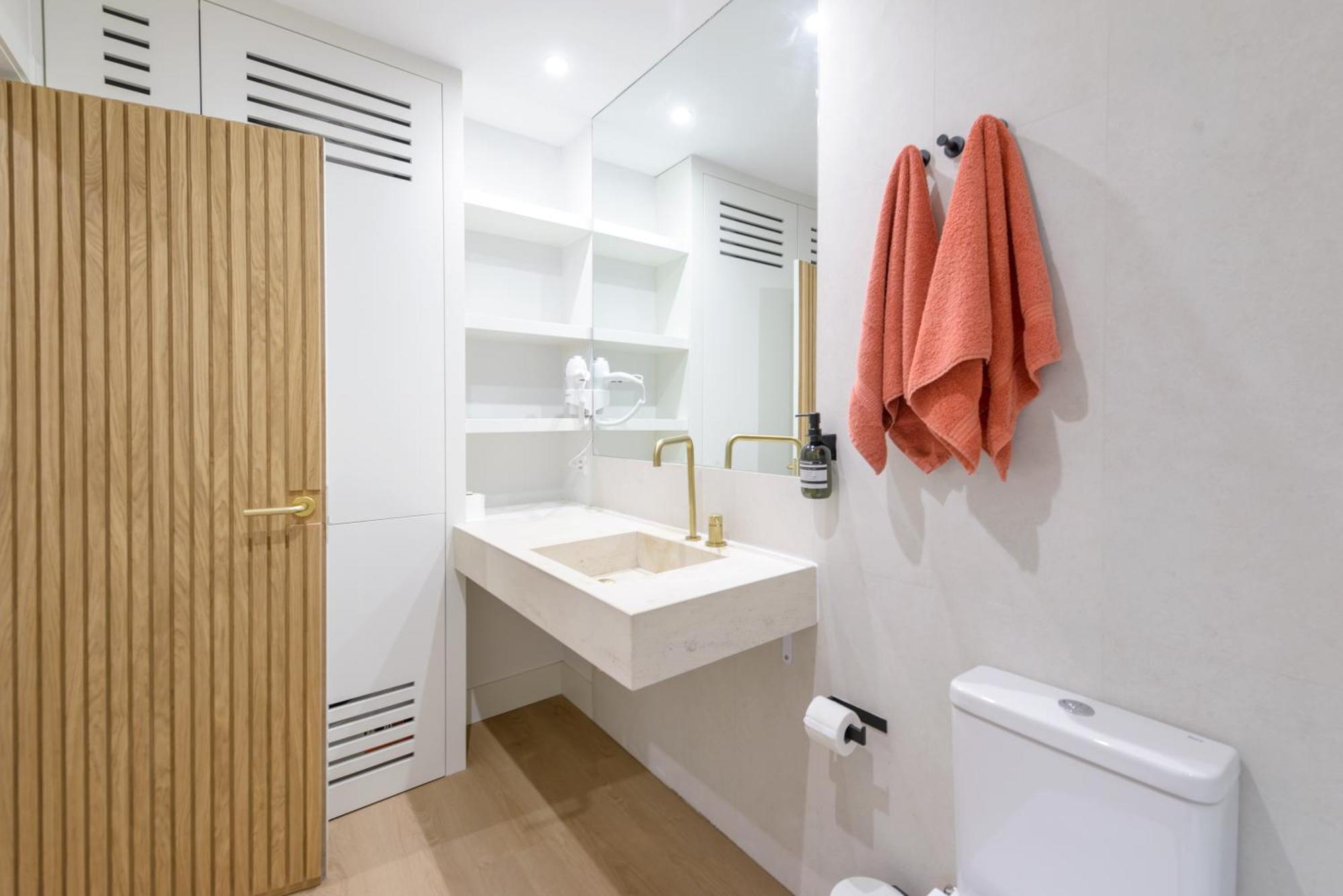 Gran Via New 2Br 1Bth Elevator Lejlighed Madrid Eksteriør billede