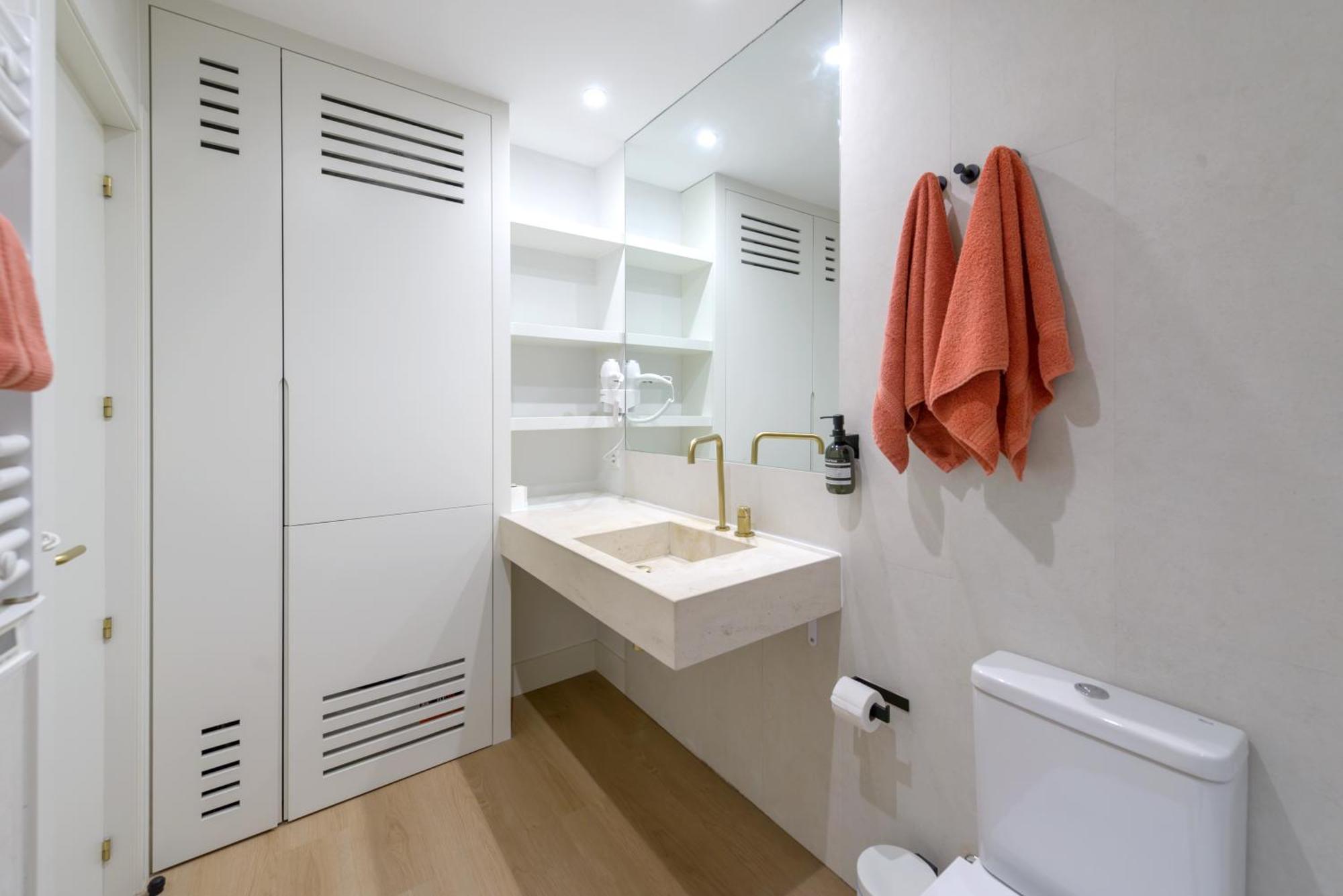 Gran Via New 2Br 1Bth Elevator Lejlighed Madrid Eksteriør billede